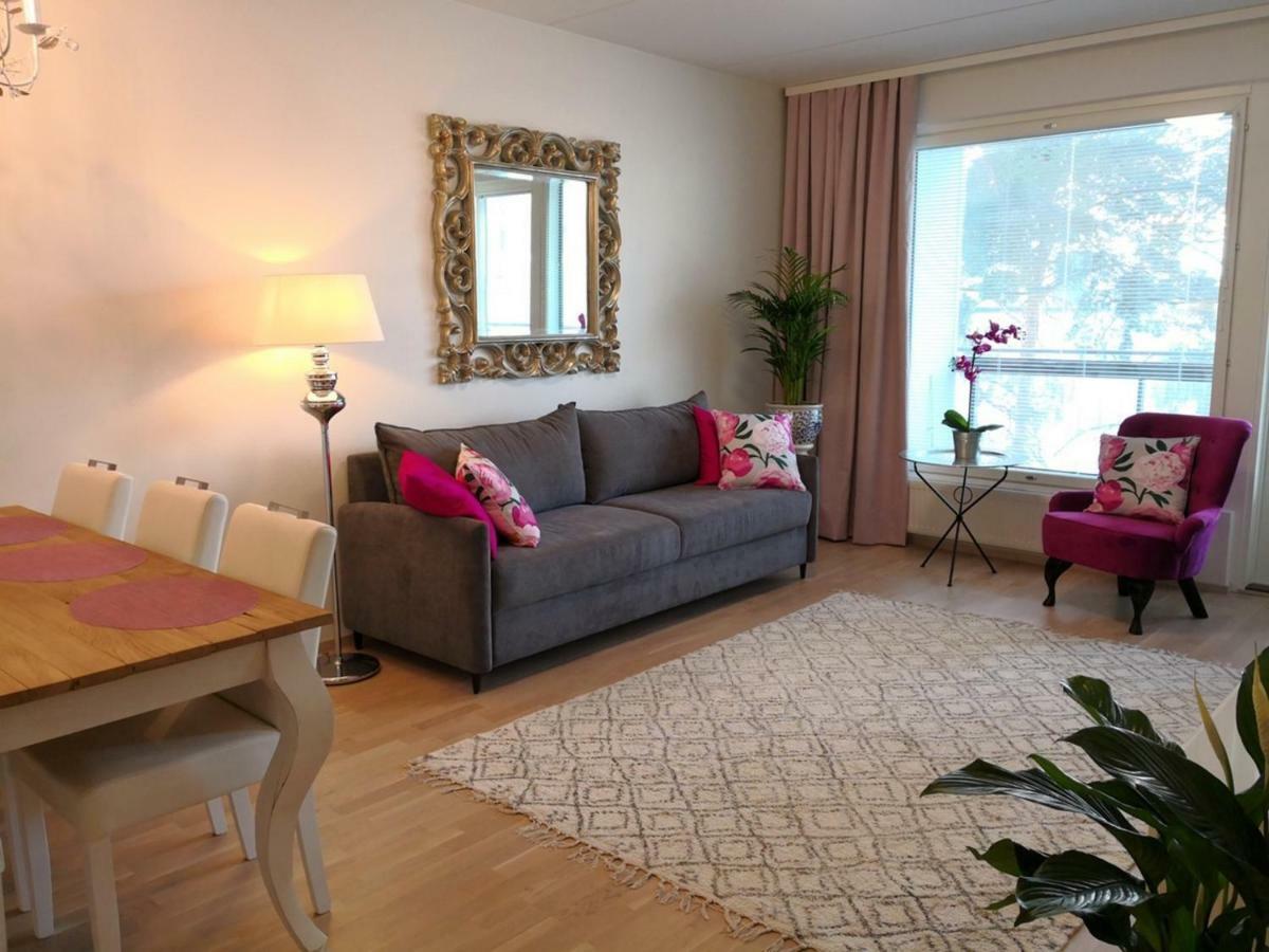 Charming Pine View Apartment 반타 외부 사진